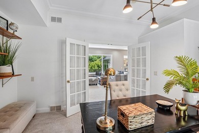 Gorgeous filled with natural light and move in ready, this - photo 25