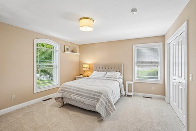 Gorgeous filled with natural light and move in ready, this - photo 27