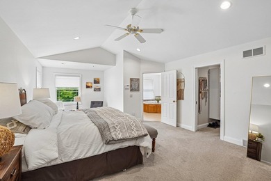 Gorgeous filled with natural light and move in ready, this - photo 31