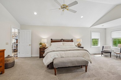Gorgeous filled with natural light and move in ready, this - photo 32