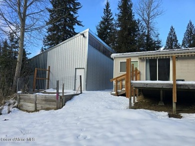 Prime location! About five minutes to Priest Lake with your own - photo 3