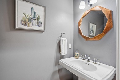 Gorgeous filled with natural light and move in ready, this - photo 37