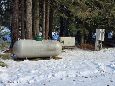 Prime location! About five minutes to Priest Lake with your own - photo 9
