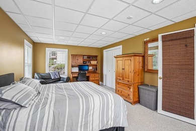 Gorgeous filled with natural light and move in ready, this - photo 46