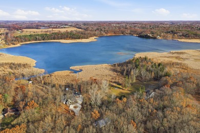 Lobdell Lake Home For Sale in Fenton Michigan