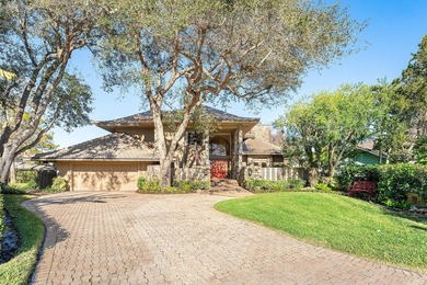 (private lake, pond, coastal) Home For Sale in Palm Beach Gardens Florida