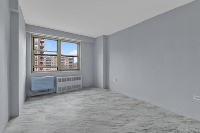 Spacious three-bedroom one-and-a-half-bathroom condominium - photo 14