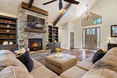 Enjoy mountain living at its finest in the heart of Torreon - photo 2