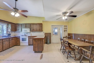 Seller is very motivated....bring reasonable offer. This - photo 6