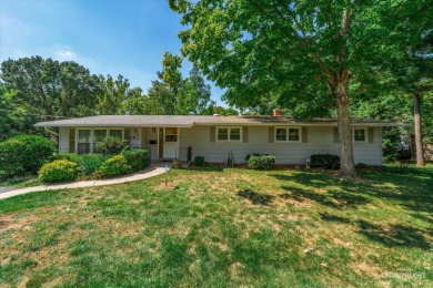 Lake Home For Sale in North Aurora, Illinois