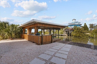 Waterfront Living in Cedar Key - Fully Furnished & Move-In Ready - photo 19