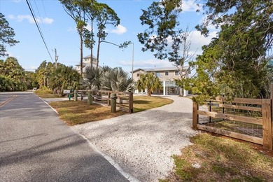 Waterfront Living in Cedar Key - Fully Furnished & Move-In Ready - photo 23