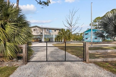 Waterfront Living in Cedar Key - Fully Furnished & Move-In Ready - photo 35