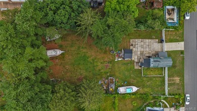 Two-bedroom Colonial on an oversized lot in Suffolk County - photo 15