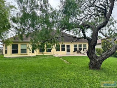 Welcome to this nicely maintained 2,000+ sq ft home offering the - photo 25