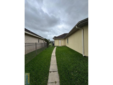 Welcome to this nicely maintained 2,000+ sq ft home offering the - photo 29
