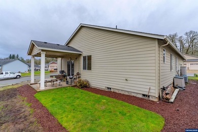 Beautiful single-level home in a private Turner subdivision