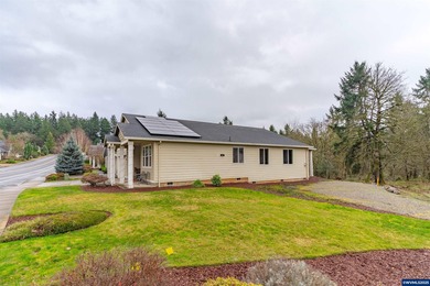 Beautiful single-level home in a private Turner subdivision