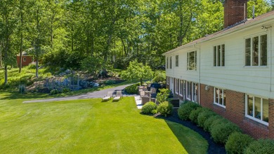 Looking for single level living in the heart of Falmouth? Look - photo 4