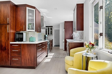 Looking for single level living in the heart of Falmouth? Look - photo 5