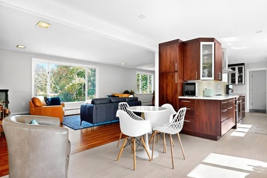 Looking for single level living in the heart of Falmouth? Look - photo 9