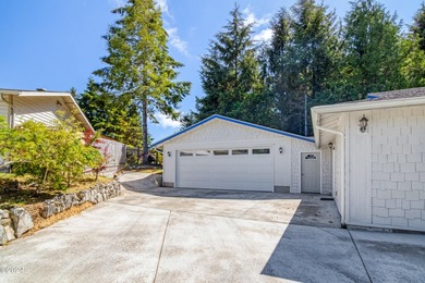 Nice one level coastal home updated in 2012 and additional - photo 3