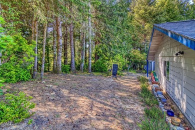 Nice one level coastal home updated in 2012 and additional - photo 6