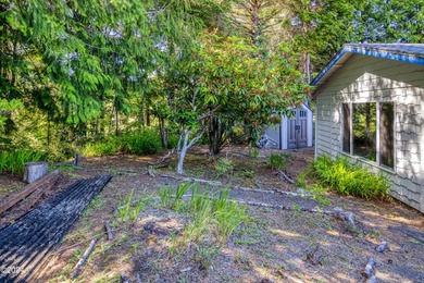 Nice one level coastal home updated in 2012 and additional - photo 7