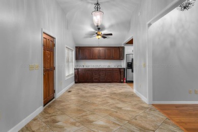 Location - location & once again location --- easy access to - photo 7