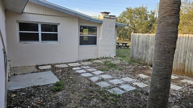 Embrace the coastal lifestyle with this charming fixer-upper - photo 20