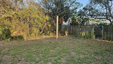Embrace the coastal lifestyle with this charming fixer-upper - photo 22