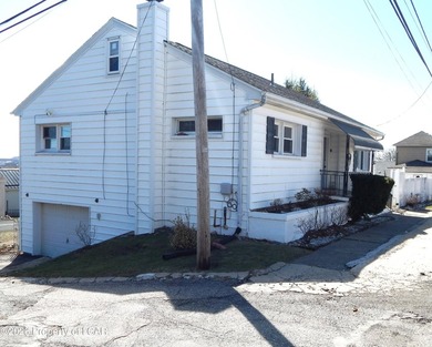 Looking for a move in ready home? This is the one for you. Home