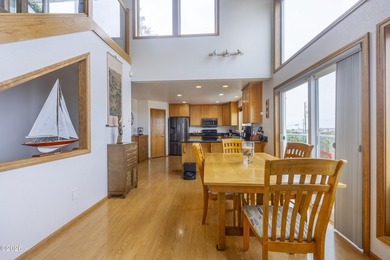 Beautifully maintained Oregon Coast home has just become - photo 9