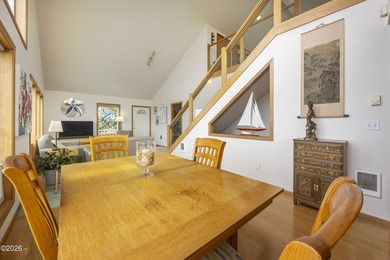 Beautifully maintained Oregon Coast home has just become - photo 10
