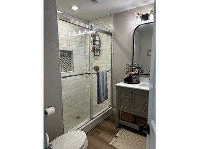 Beautiful open concept home located at the end of a dead end - photo 10