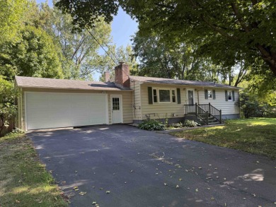 Lake Champlain - Chittenden County Home For Sale in Colchester Vermont