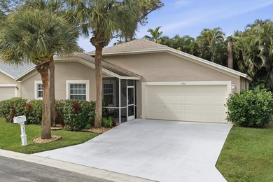 Wel maintained 3BR/2BA home with a 2 car garage in the gated - photo 2