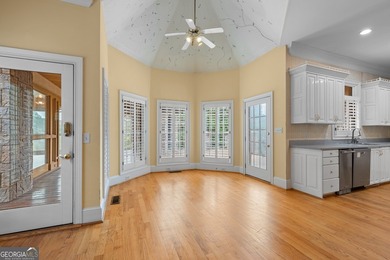 Welcome to a truly majestic residence nestled in the foothills - photo 38