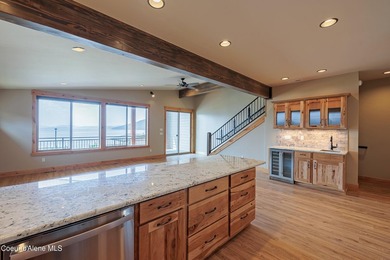 Welcome to ''Grandview 'Jumbo' Condos'', a fusion of luxury and - photo 2