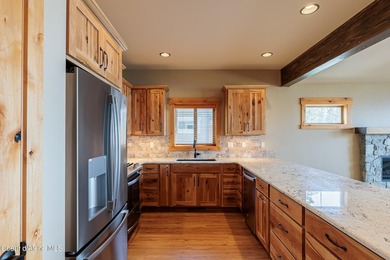 Welcome to ''Grandview 'Jumbo' Condos'', a fusion of luxury and - photo 6