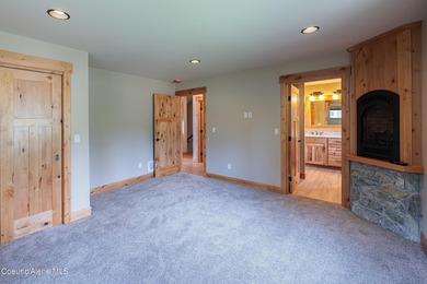 Welcome to ''Grandview 'Jumbo' Condos'', a fusion of luxury and - photo 10