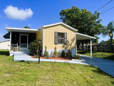 (private lake, pond, creek) Home For Sale in South Daytona Florida