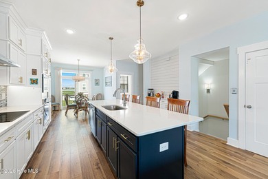 Marinafront 3-bedroom, 3.5-bath townhome in desirable Inlet Cove - photo 12