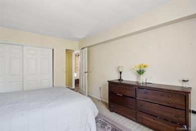 Welcome to 101 Clinton Avenue! This spacious third-floor - photo 15