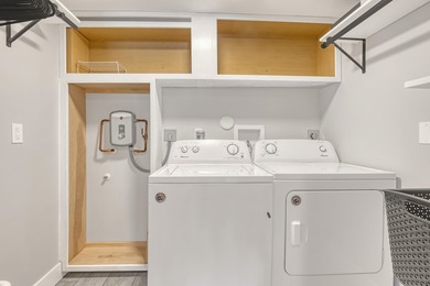 Welcome to this beautifully updated, light-filled corner unit - photo 10
