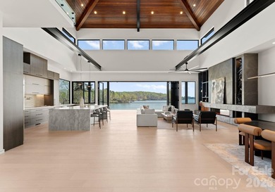 Exquisite Waterfront Masterpiece on Lake Wylie - Discover an - photo 4