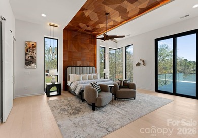 Exquisite Waterfront Masterpiece on Lake Wylie - Discover an - photo 6