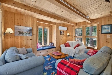 Exceedingly well-built and truly one of a kind, this charming - photo 4