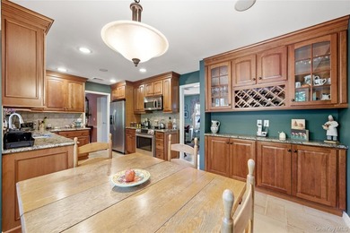 Welcome to this stately, immaculately maintained 4 bedroom, 2.5 - photo 18
