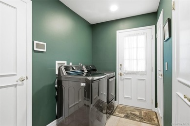 Welcome to this stately, immaculately maintained 4 bedroom, 2.5 - photo 21